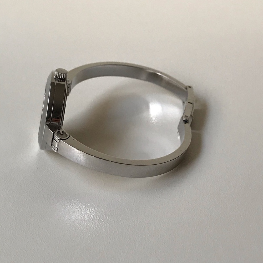 Gucci 105 Series Watch - Picture 4 of 9